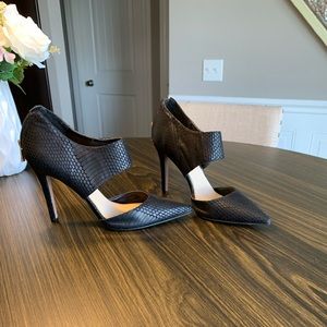 Jessica Simpson black pump